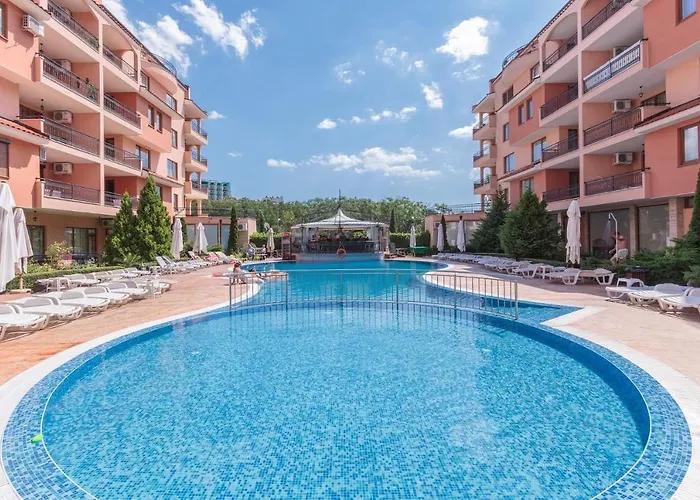 Guest Co Morenia * Σάνι Μπιτς