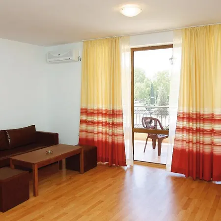 Guest Co Morenia Apartment *